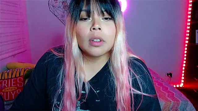 EllieMoonX's cam snapshot