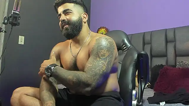 Lyon_vach live sex cam