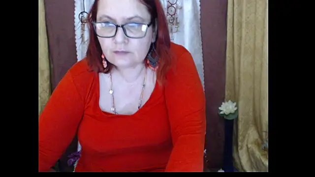 PlayfullMature's cam snapshot