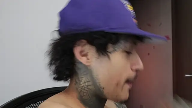 trieone's cam snapshot