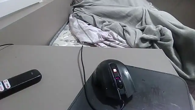 JUNINHOLEKEJR's cam snapshot