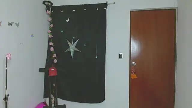 ella_peck's cam snapshot