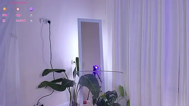 MilliMouse live sex cam