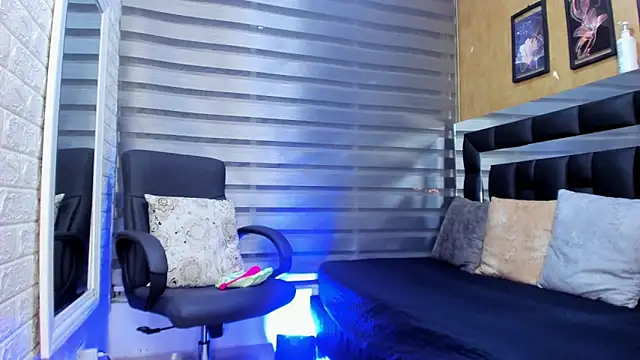 sheyla__ebony's cam snapshot