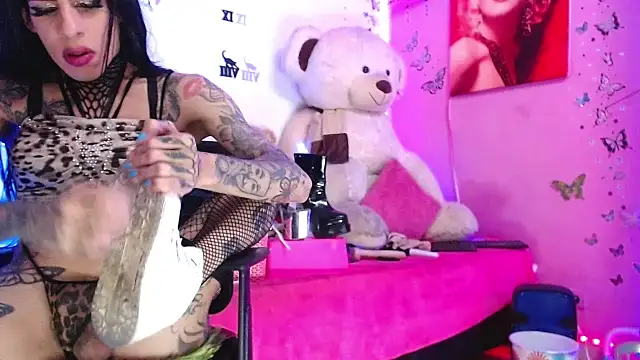 goddess_BigassCock live sex cam