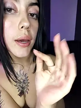 Mazikeen-- live sex cam