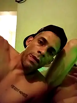 Chiquitoperopeligroso4's cam snapshot