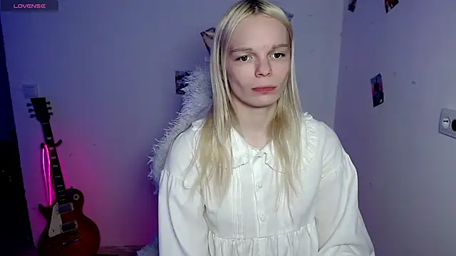 Emily_Nyaffee live sex cam