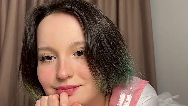 bumble_bee's cam snapshot