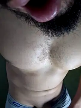 eroer20 live sex cam