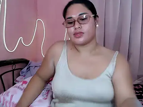 Miss_RebeccaLove's cam snapshot