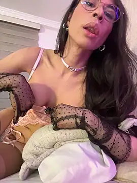 Amby_ambar's cam snapshot