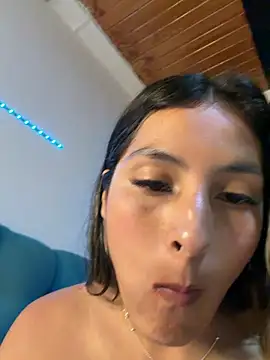 Cami_Leon2's cam snapshot