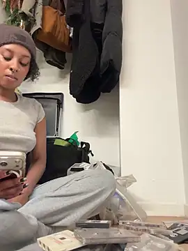 Your_Paris live sex cam