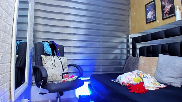 sheyla__ebony's cam snapshot