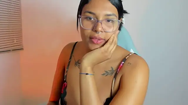 agatta_1's cam snapshot