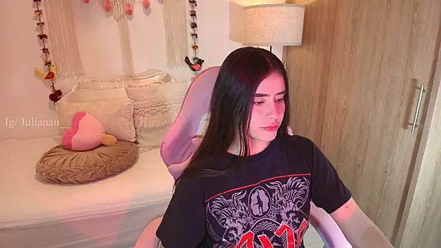 iriswest_'s cam snapshot