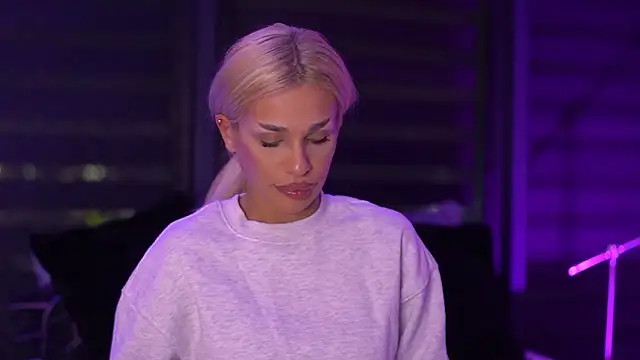 Candy_Ivy live sex cam