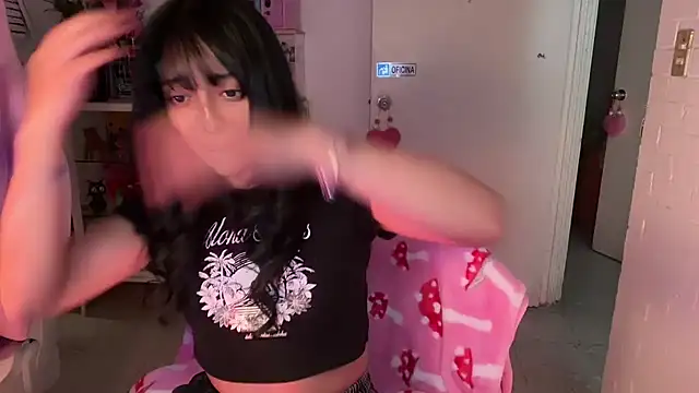 kaithra's cam snapshot