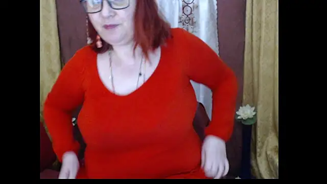 PlayfullMature's cam snapshot