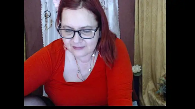 PlayfullMature's cam snapshot