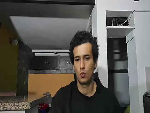 talktome4's cam snapshot