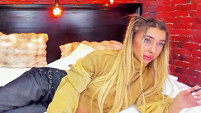 ChristynaRoss live sex cam