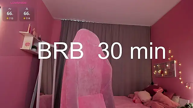 Ursula_Andres's cam snapshot