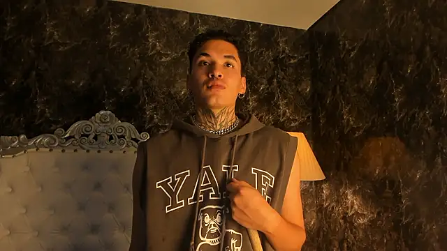 AlecBanne's cam snapshot