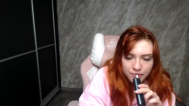 Reginasmilee's cam snapshot