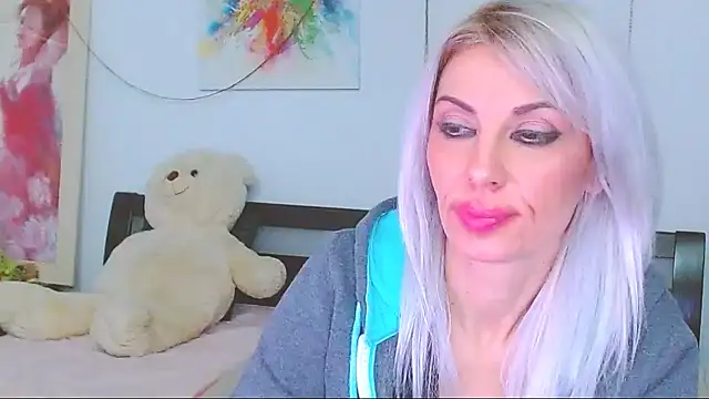 HoneyLara's cam snapshot