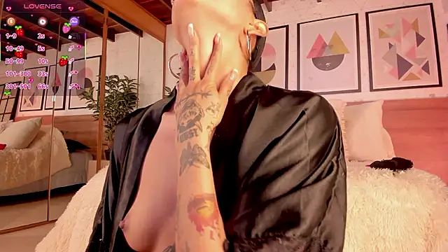 LunaRuso live sex cam