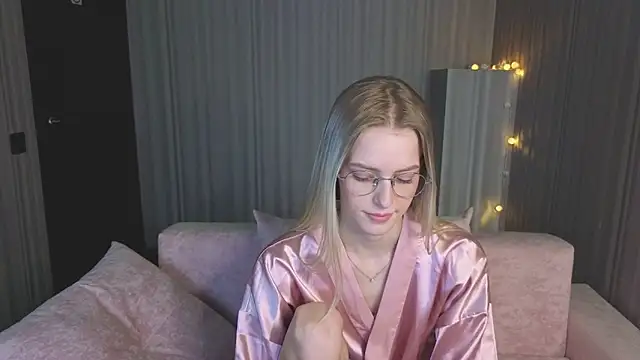 kittie_like18's cam snapshot