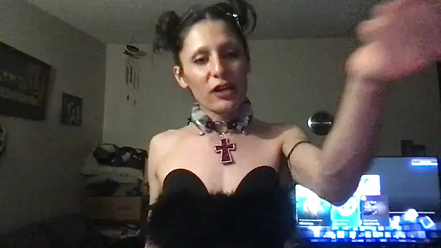 spoilbadkittynow's cam snapshot