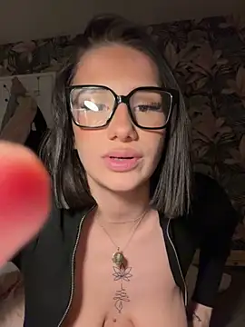 leannabbyy live sex cam