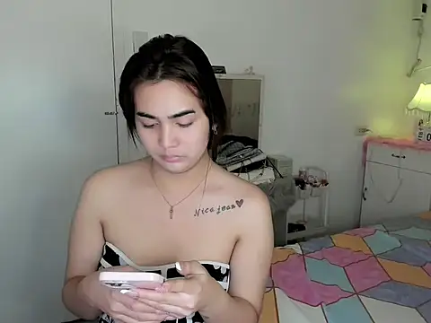 nica_doll's cam snapshot