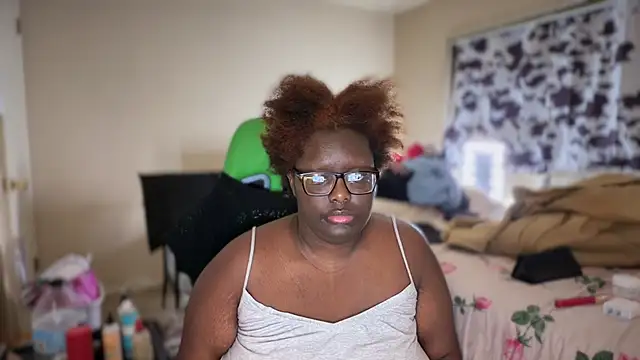 -Yagurlwest's cam snapshot