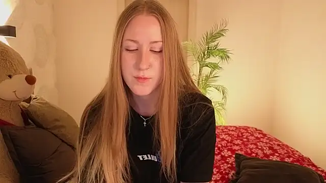 CassieReborn's cam snapshot