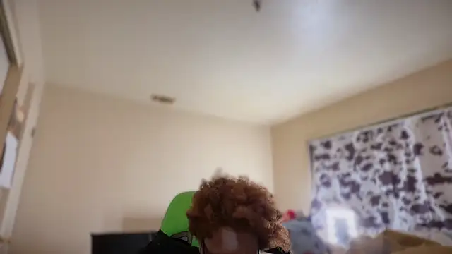 -Yagurlwest's cam snapshot