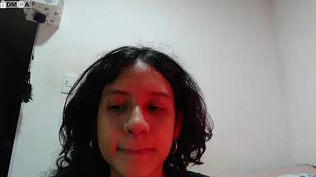 AlinaWoolf_'s cam snapshot