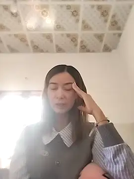 Sexy-ladyboobs69 live sex cam