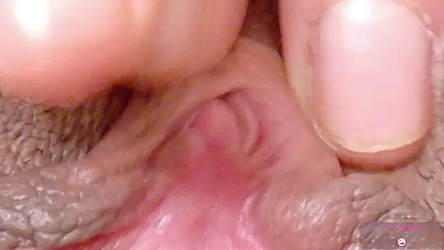 Alu_ryu live sex cam