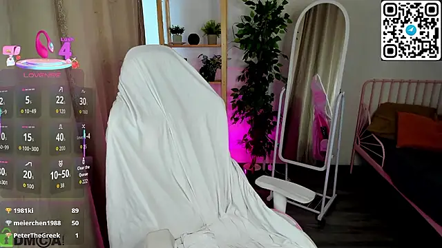 Aly_Alyc's cam snapshot