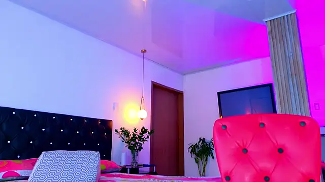 SQUIRT4UMEGAN's cam snapshot