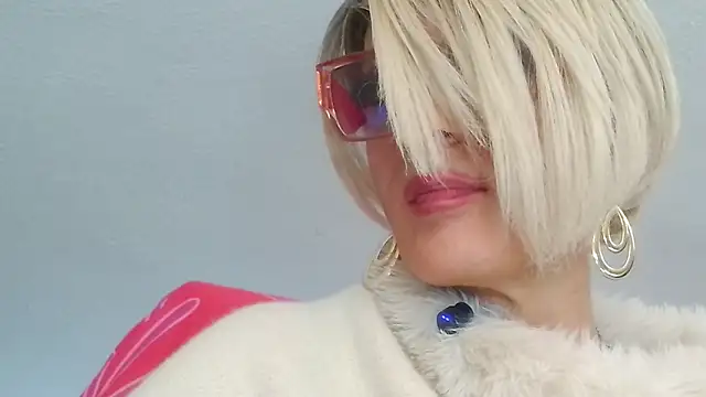 LadyOxana live sex cam