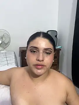 pareja_curiosa19's cam snapshot