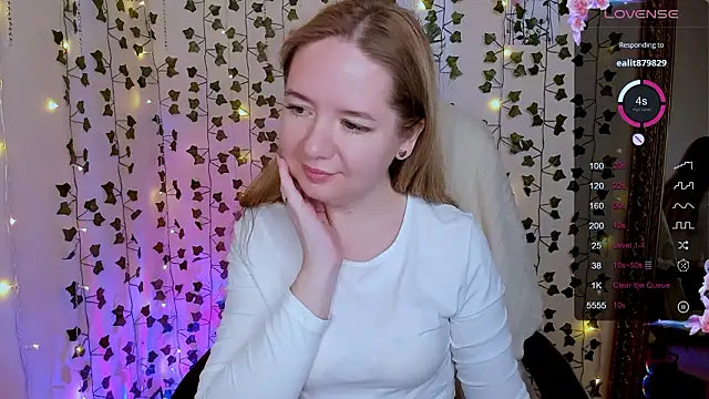 Evaa_Grey's cam snapshot