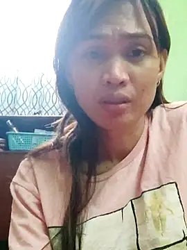 QueenSoreal live sex cam