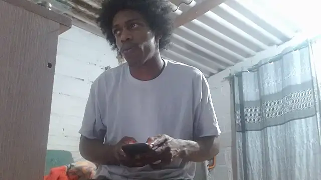 Larry-n-clouds live sex cam