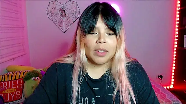 EllieMoonX's cam snapshot